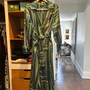 Tahari ASL Geometric Green Long Sleeve Dress